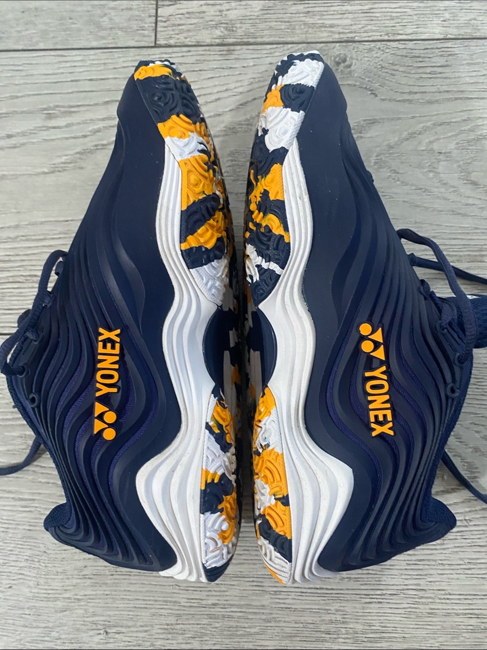 Yonex Women’s Navy and orange Court Sneakers - Picture 7 of 7